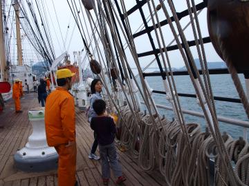 日本丸　帆船　関門海峡