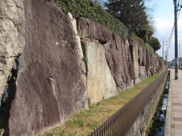京都国立博物館の石垣の手抜き