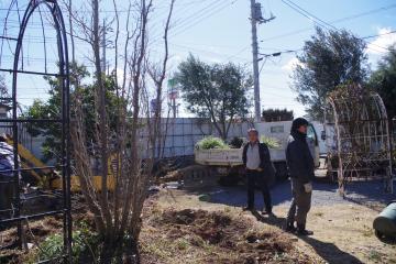 洋風ガーデン・ガーデニング・樹木・木を植える