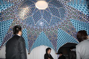 イスラームのタイル張りドーム天井