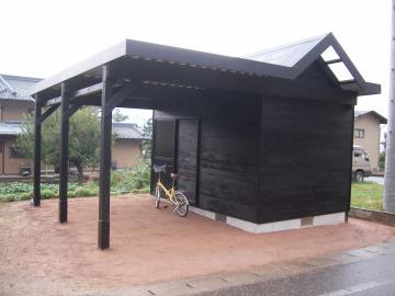木製カーポート小屋付