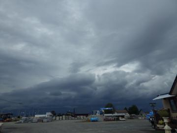 グリーン造園　雨がやってくる