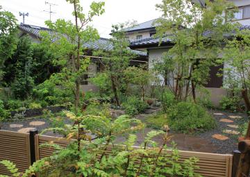 緑あふれる幸せな空間　岡垣町」