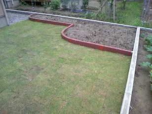 芝と家庭菜園