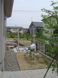 見附市　物置建て込