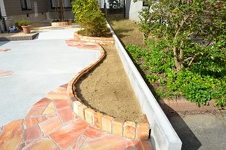 曲線の花壇