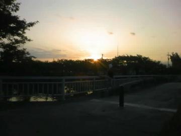 朝日と運河と私♪