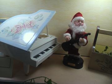 外構　ﾄｯﾌﾟﾃｸﾉ　サンタクロース　クリスマス ピアノ　緑のトナカイ