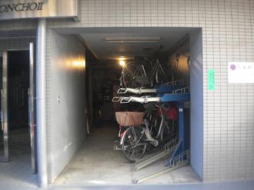 自転車置場　施工前