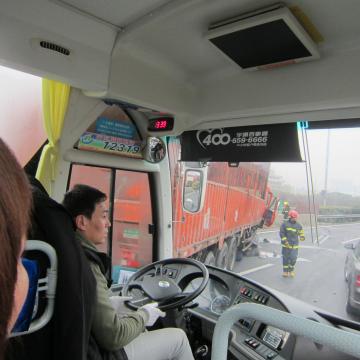 上海高速での事故