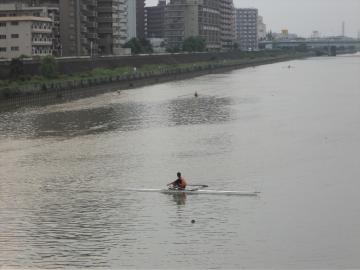 淀川のボートの練習