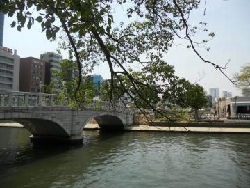 薔薇園橋