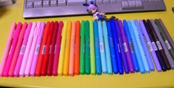 水性カラーサインペン全３６色中３５色です＾＾欲しかったの(^_-)-☆